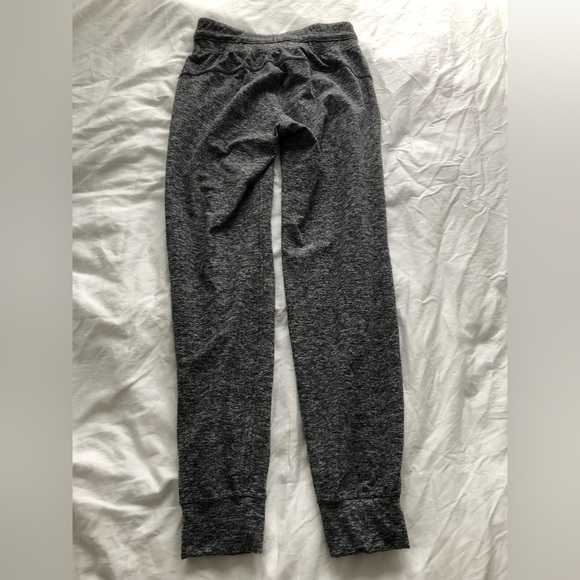 Lululemon soft joggers. In grey. - Picture 3 of 4